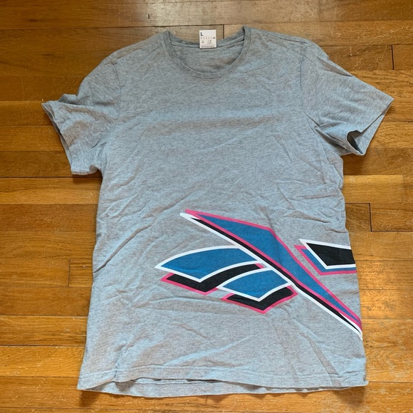 Reebok Other - Grey Vintage Reebok 90s/ 2000s classic t-shirt with bold graphic